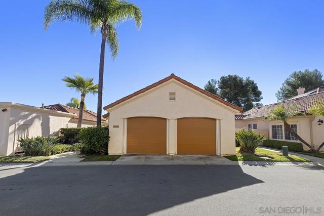 12071 Caminito Corriente, San Diego CA: https://media.crmls.org/mediaz/4dbde643-f563-4688-b099-3fe78bad9a98.jpg