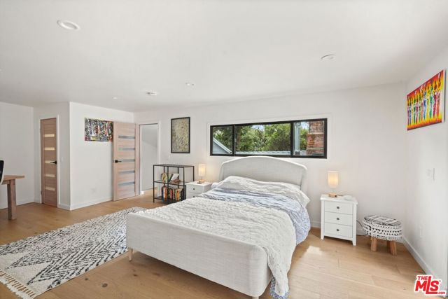 19817 Montau Drive, Topanga CA: https://media.crmls.org/mediaz/4dbdef79-3451-4ce2-8862-ee9ab39bdac3.jpg