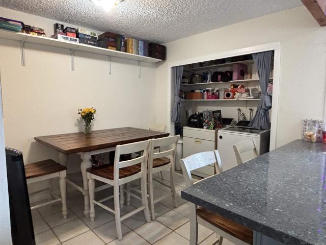 8209 8211 Jema Way, Lakeside CA: https://media.crmls.org/mediaz/4dbe1083-447f-406d-a076-12b667a87f4d.jpg