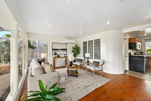 6371 Celia Vista Dr, San Diego CA: https://media.crmls.org/mediaz/4dbe4276-5708-46bd-963d-090166e1429c.jpg