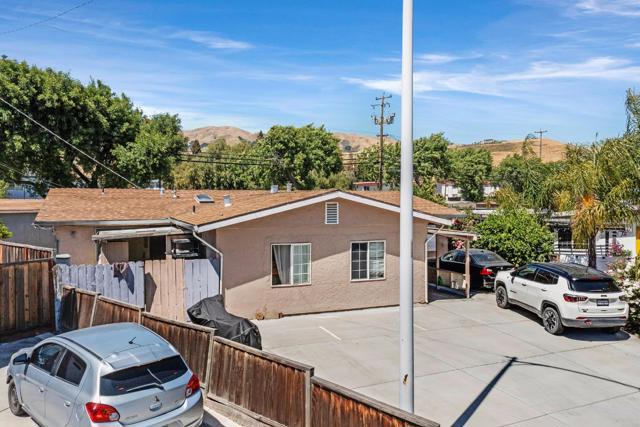 1549 Jupiter Way, Milpitas CA: https://media.crmls.org/mediaz/4dbf7d1f-61e7-453e-96ba-5b837b87f491.jpg