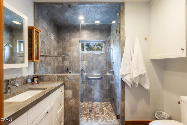 Detail Gallery Image 58 of 77 For 4254 Chevy Chase Dr, La Canada Flintridge,  CA 91011 - 6 Beds | 4 Baths