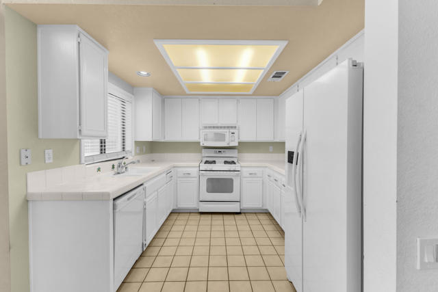 78748 Via Sonata, La Quinta CA: https://media.crmls.org/mediaz/4dc0a078-1ac1-4253-b2e8-d4e559771e0c.jpg