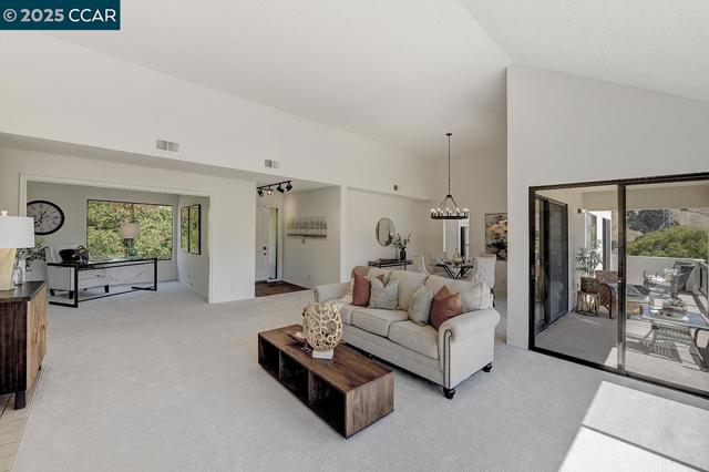 3244 Terra Granada Dr, Walnut Creek CA: https://media.crmls.org/mediaz/4dc14de6-716b-4901-86ed-b6d44de72d51.jpg