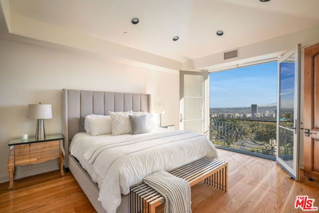 Image 22 of 32 For 1260 St Ives Place