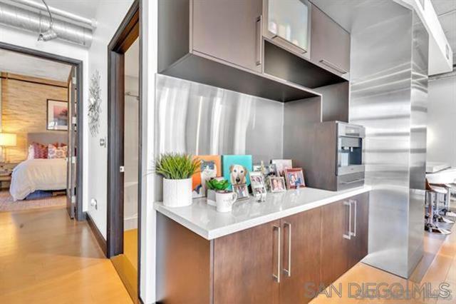 877 Island Ave, San Diego CA: https://media.crmls.org/mediaz/4dc26dee-e408-43ed-ac03-4b46db2bda9e.jpg