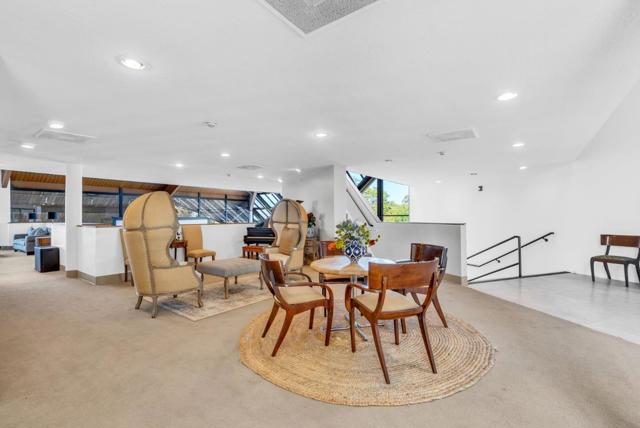 1 Appian Way, South San Francisco CA: https://media.crmls.org/mediaz/4dc29d01-4381-4526-a9b1-b0953b8b63eb.jpg