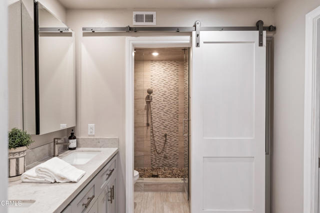 7017 Sonora Court, Ventura CA: https://media.crmls.org/mediaz/4dc2d3f3-a6b9-4f2f-8646-1dc570f8877a.jpg