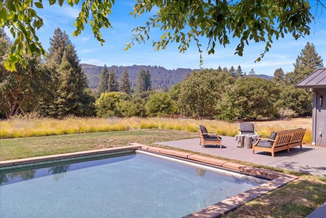 415 Cervantes Road, Portola Valley CA: https://media.crmls.org/mediaz/4dc2e015-21ff-4703-8367-4f6fc83c2fb9.jpg