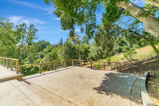 411 Hecker Pass Road, Watsonville CA: https://media.crmls.org/mediaz/4dc37ff3-0fac-4e40-b211-39b3807bfadf.jpg