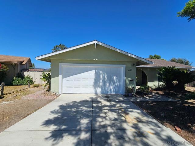 3063 Contut Ct, Spring Valley CA: https://media.crmls.org/mediaz/4dc3ea0f-7e63-477d-bde3-0063d957a13b.jpg
