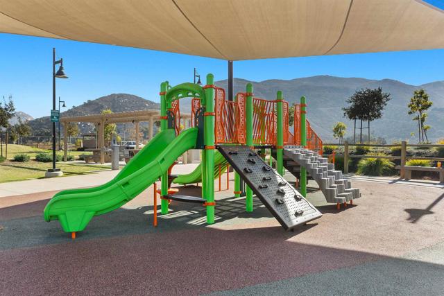 303 Ventasso Way, Fallbrook CA: https://media.crmls.org/mediaz/4dc3f898-853c-41be-9e9a-b8a151d0b0a2.jpg