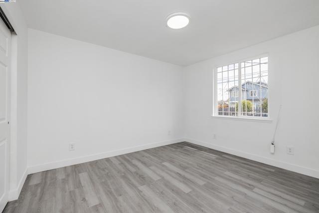 1039 91St Ave, Oakland CA: https://media.crmls.org/mediaz/4dc43138-ce1e-4763-bdc7-259fca8e9a53.jpg