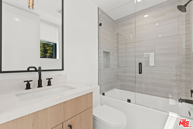 5841 Kester Avenue, Van Nuys CA: https://media.crmls.org/mediaz/4dc43be0-145b-4c27-bf2d-a2bee59aba26.jpg