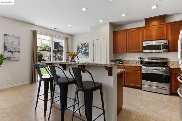 3680 Mallard Ct, Antioch CA: https://media.crmls.org/mediaz/4dc48ff8-35b3-4482-a4e2-61c1fcc067c6.jpg