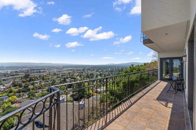 70 ENSENADA Road, San Carlos CA: https://media.crmls.org/mediaz/4dc49162-57fd-46b5-a321-38dc0eec45c0.jpg