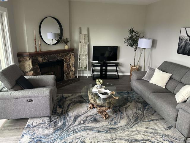 21117 Gary Dr, Hayward CA: https://media.crmls.org/mediaz/4dc4ce03-8a5c-4be1-b0a4-6cb7a1e2eddc.jpg