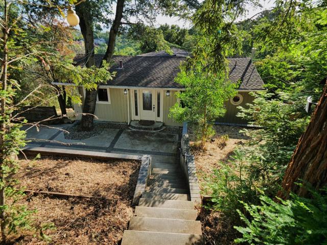 514 Live Oak Lane, Redwood City CA: https://media.crmls.org/mediaz/4dc530b9-02d3-4704-b4bf-2084052b9bd5.jpg