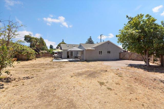 519 Longwood Court, Hayward CA: https://media.crmls.org/mediaz/4dc546e7-d63c-45cd-a3d9-287f21927879.jpg
