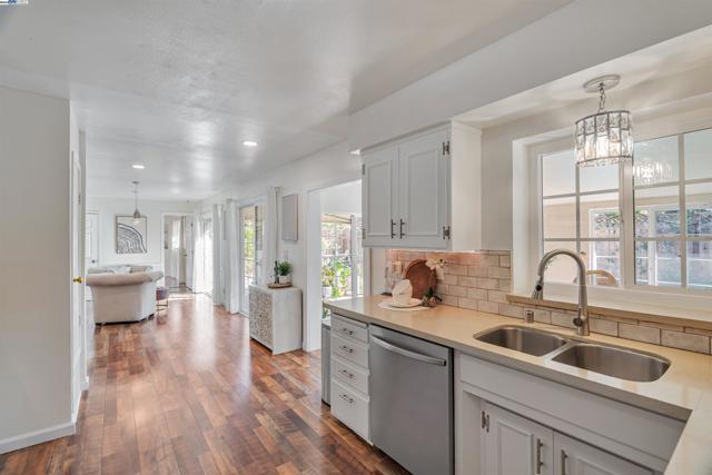 Image 16 of 53 For 1570 Hillsdale Avenue