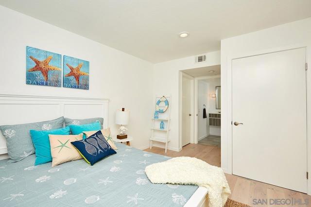 940 Sealane Dr, Encinitas CA: https://media.crmls.org/mediaz/4dc5911c-a343-4e45-9b05-cbe65814ff8e.jpg
