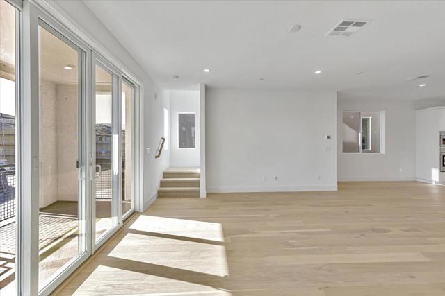 1015 Sinopia Terrace, San Ramon CA: https://media.crmls.org/mediaz/4dc636ff-2be0-41be-8c69-58d0235db97a.jpg