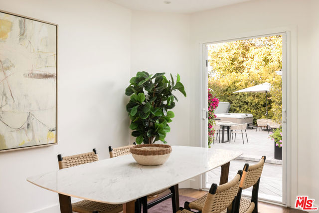 4046 Wasatch Avenue, Los Angeles CA: https://media.crmls.org/mediaz/4dc64735-8d7b-4975-a673-b3d5abd4e24d.jpg