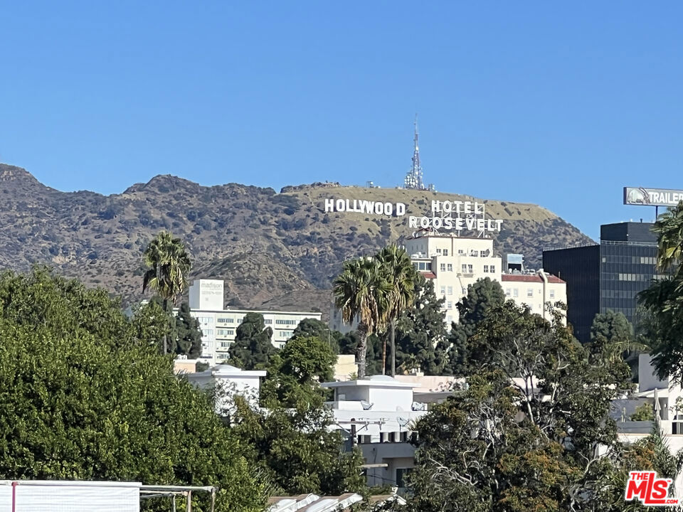 https://media.crmls.org/mediaz/4dc67d71-e812-441e-be4f-e4e4dedbd67b.jpg?preset=X-Large