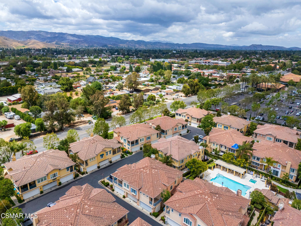 https://media.crmls.org/mediaz/4dc6d73f-b24a-4527-a073-4009285246a2.jpg?preset=X-Large