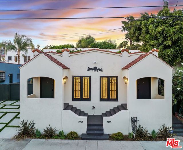 7957 Fountain Avenue, West Hollywood CA: https://media.crmls.org/mediaz/4dc77b05-29fb-44d9-83d3-27057a189510.jpg
