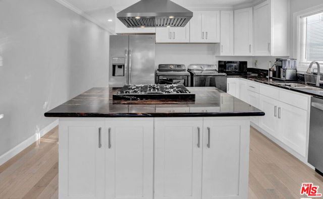 1946 W 39th Street, Los Angeles CA: https://media.crmls.org/mediaz/4dc7c832-a46c-4e39-8e05-11649898b48e.jpg