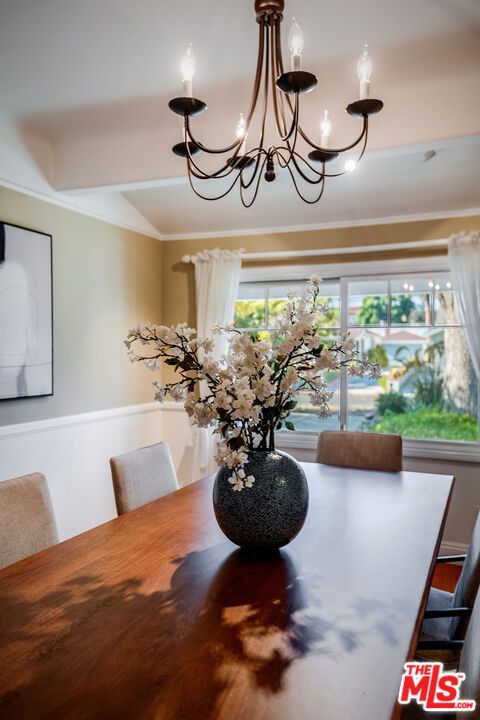 4538 Lemp Avenue, Studio City CA: https://media.crmls.org/mediaz/4dc7d55a-b1ae-4863-92d8-b11e58d503f1.jpg