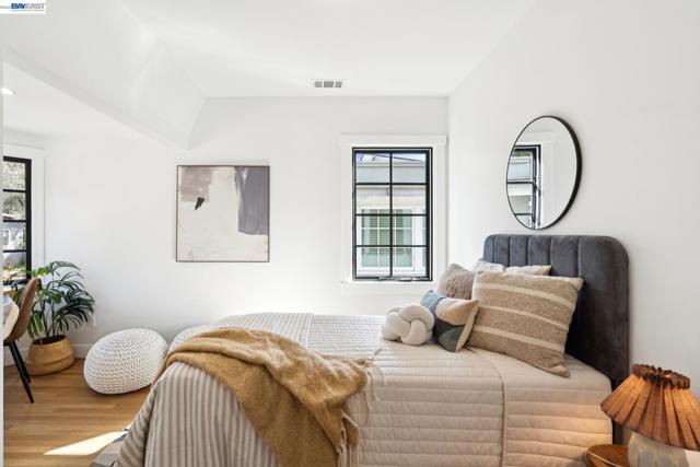 Image 23 of 45 For 800 Trestle Glen Rd