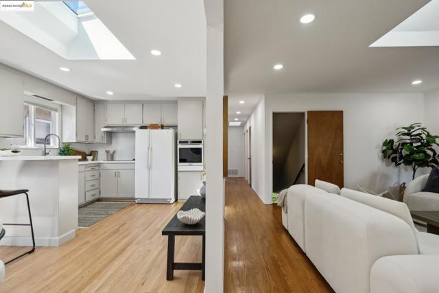 6251 Highland Ave, Richmond CA: https://media.crmls.org/mediaz/4dc7fc59-2227-4632-84a3-3a4f670eaf8c.jpg