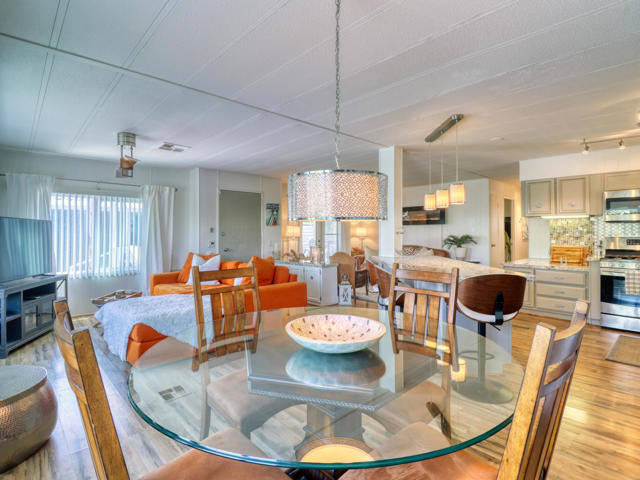 51555 Monroe St. #18, Indio CA: https://media.crmls.org/mediaz/4dc827ad-84dd-4b09-8e44-6ce1af33316f.jpg