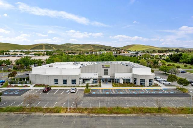 2441 Constitution Drive, Livermore CA: https://media.crmls.org/mediaz/4dc86a29-8a8e-4fb2-a748-27ab81ebca33.jpg