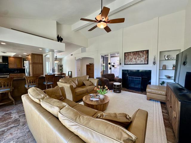 222 Serena Drive, Palm Desert CA: https://media.crmls.org/mediaz/4dc92c9e-dd78-423e-8dee-b16b189b92ee.jpg