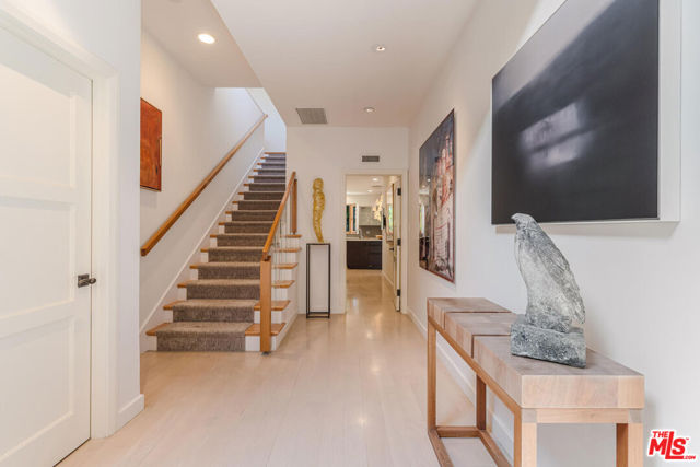 2232 Stradella Road, Los Angeles CA: https://media.crmls.org/mediaz/4dc93015-6fe2-4815-928a-f17308ce3a78.jpg