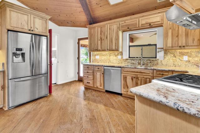 50145 Adobe Place, Lockwood CA: https://media.crmls.org/mediaz/4dc9de41-302e-4cc6-a3d1-95bc5594aa88.jpg