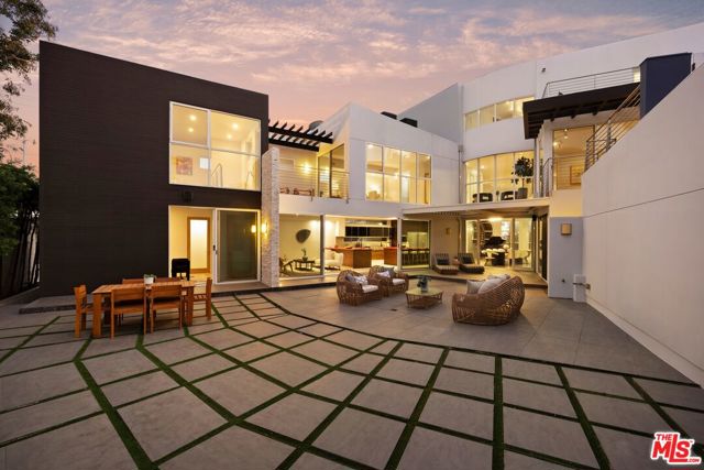 Details for 16991 Sunset Boulevard, Pacific Palisades, CA 90272