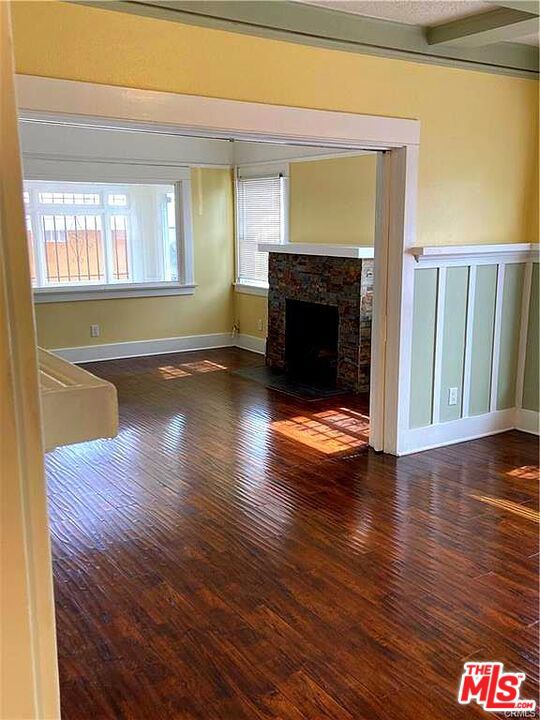1331 Atlantic Avenue, Long Beach CA: https://media.crmls.org/mediaz/4dca5c3e-e251-44d0-8ebb-b74e9c6fad42.jpg