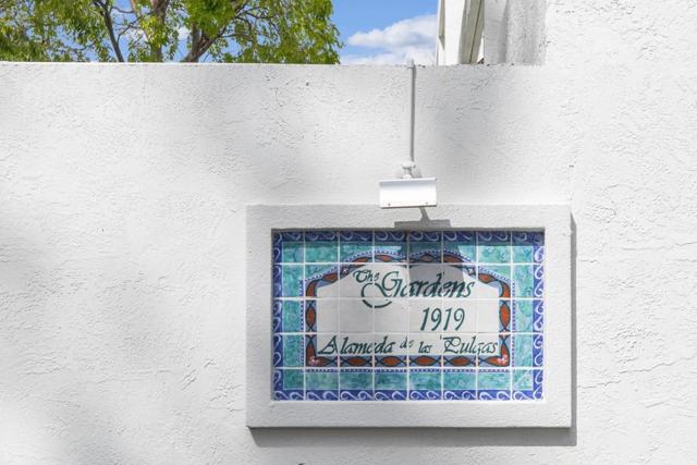 1919 Alameda De Las Pulgas, San Mateo CA: https://media.crmls.org/mediaz/4dca7cc5-1148-414d-8a72-2a736e7f5e6d.jpg