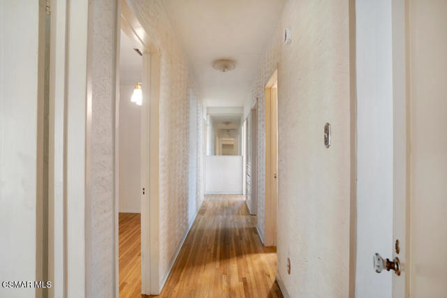 2327 Royal Avenue, Simi Valley CA: https://media.crmls.org/mediaz/4dcae7f5-a1b8-4ee1-9b2c-f4fb7c02622f.jpg