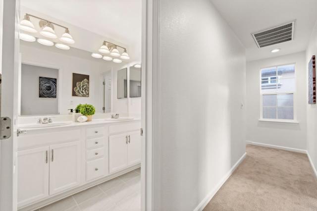 325 Toscana Way, Hayward CA: https://media.crmls.org/mediaz/4dcb4edb-1f1c-4257-8ffe-67fd54bf10c8.jpg