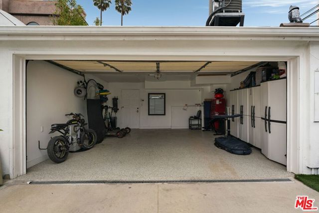 3011 Clune Avenue, Venice CA: https://media.crmls.org/mediaz/4dcb7da9-efbe-4fc7-9223-098d0117c355.jpg