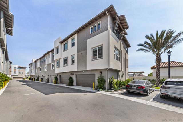 13016 Lumen Way, San Diego CA: https://media.crmls.org/mediaz/4dcbbe7e-057e-4100-b077-8b662b887750.jpg