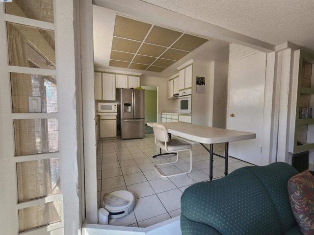 4098 W Las Positas Blvd, Pleasanton CA: https://media.crmls.org/mediaz/4dcbf353-8085-4cb3-9277-1f9f29eb8ca7.jpg