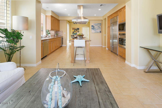 1464 Twin Tides Place, Oxnard CA: https://media.crmls.org/mediaz/4dcbf482-c0d8-4be1-abba-acb34e3fc382.jpg