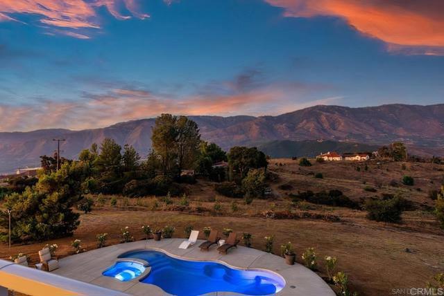 31223 Pauma Heights Road, Valley Center CA: https://media.crmls.org/mediaz/4dcc29de-7690-4f05-834c-f79d38f64a87.jpg