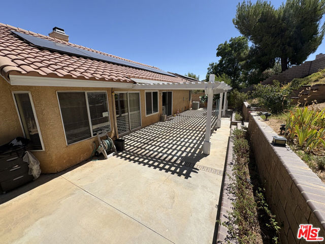 3202 Angeleno Place, Palmdale CA: https://media.crmls.org/mediaz/4dce7f2d-5964-459a-82c1-4945dbb320cf.jpg
